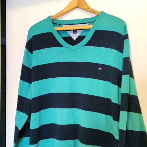 Vintage Tommy Hilfiger Sweater - Picture 2 of 4